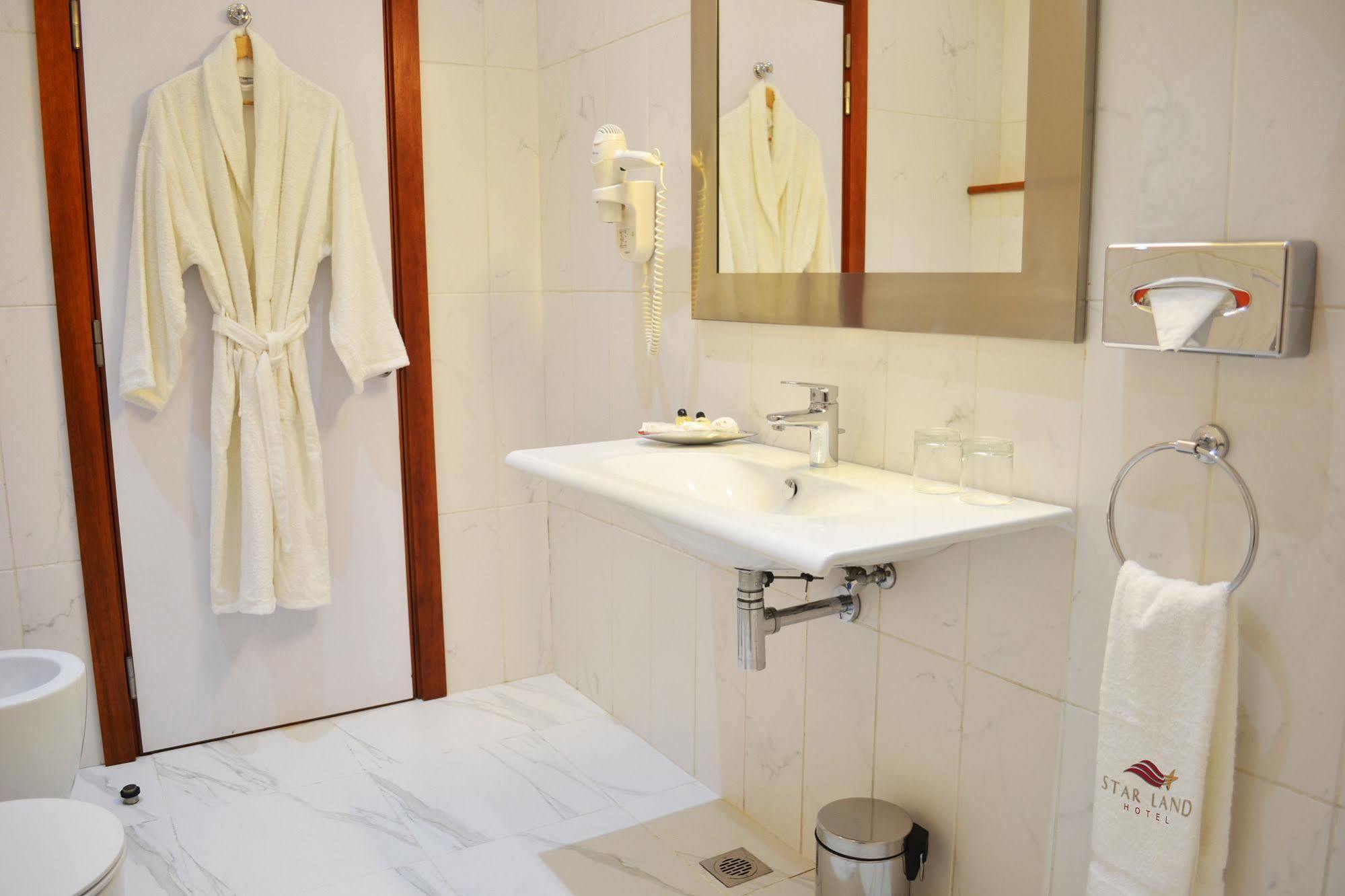 Star Land Hotel Bonapriso Douala Exterior foto