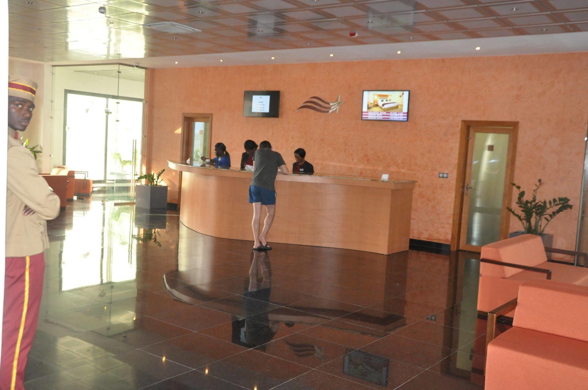 Star Land Hotel Bonapriso Douala Exterior foto